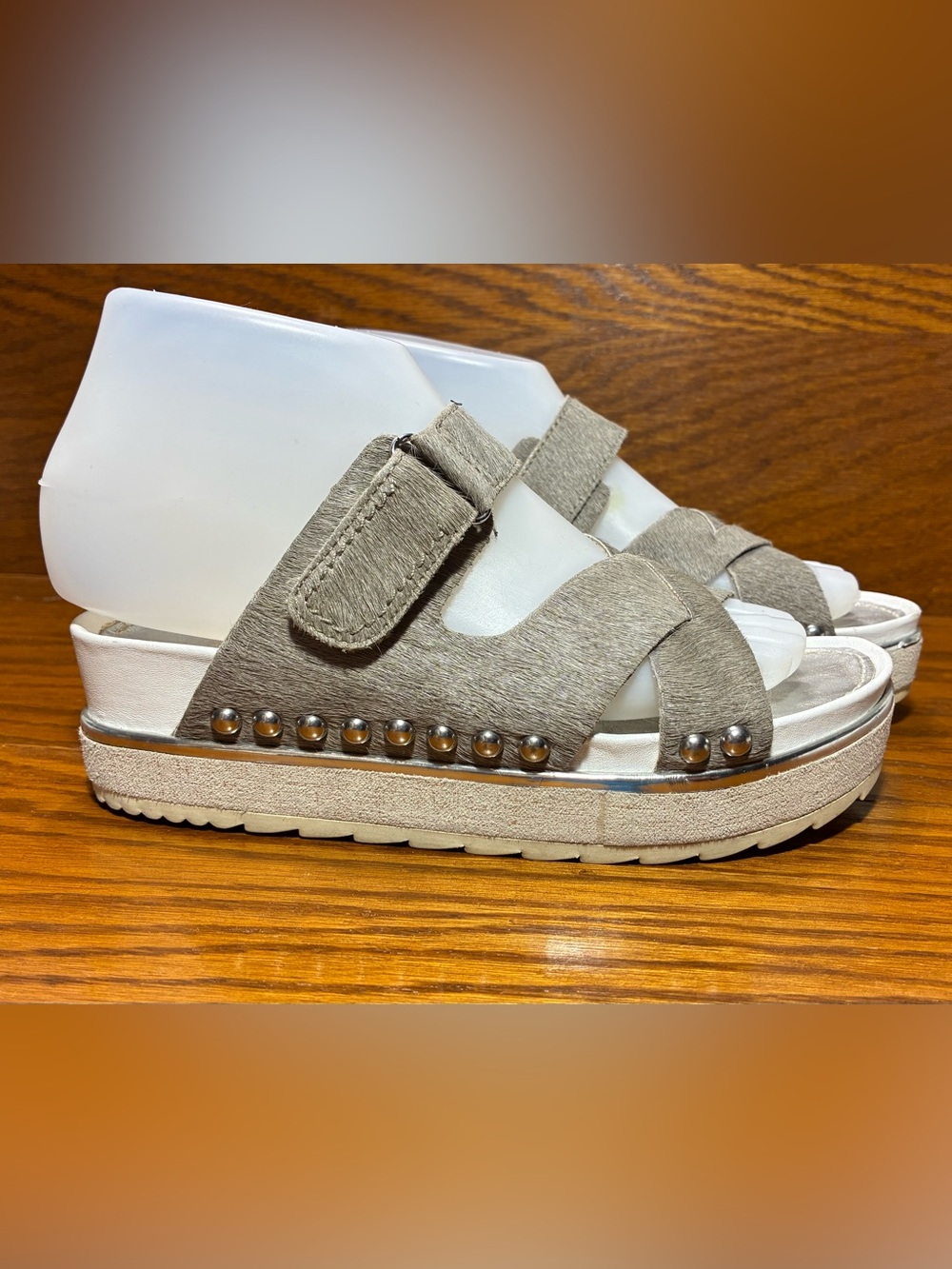 Donald J. Pliner Haircalf Stud Platform Sandals Gray White Size 6